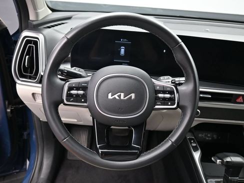 Used 2024 Kia Sorento S w/ Panoramic Sunroof Package FWD image 15