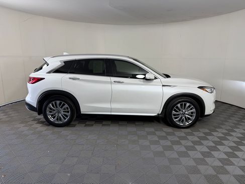 Used 2023 INFINITI QX50 Luxe FWD image 8