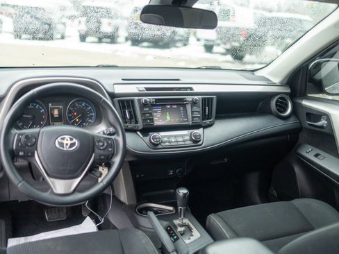 Used 2018 Toyota RAV4 XLE image 33