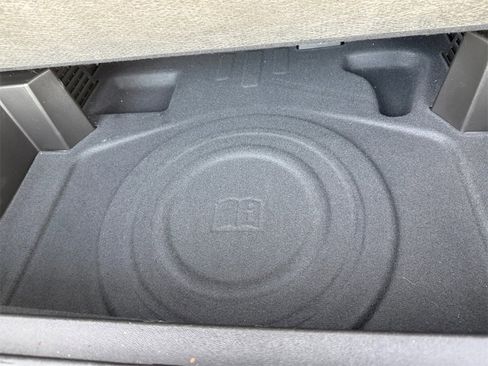 Used 2019 Chevrolet Equinox LT w/ Sun & Navigation Package image 32