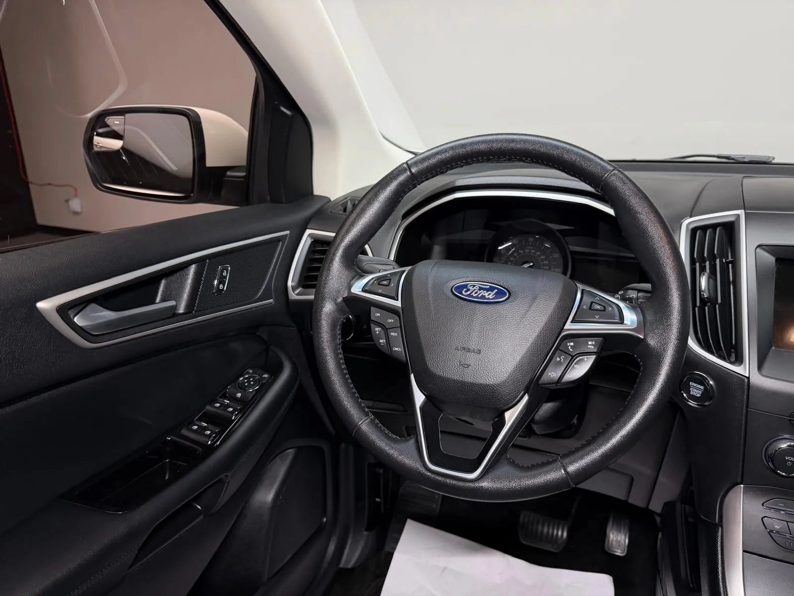 Used 2018 Ford Edge SEL w/ Equipment Group 201A AWD/4WD image 21