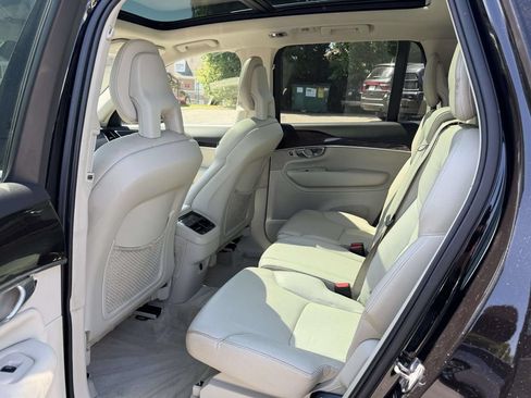 Used 2016 Volvo XC90 T6 Momentum w/ Momentum Plus Package AWD/4WD image 15