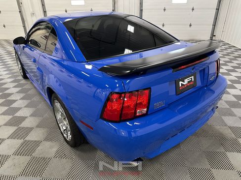 Used 2004 Ford Mustang Mach 1 RWD image 10