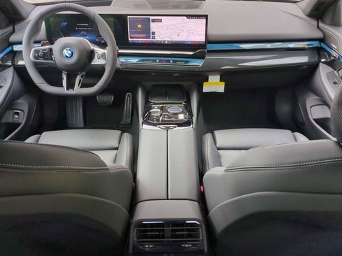 New 2025 BMW i5 xDrive40 w/ M Sport Package image 16