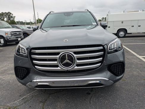 Used 2025 Mercedes-Benz GLS 450 4MATIC image 9