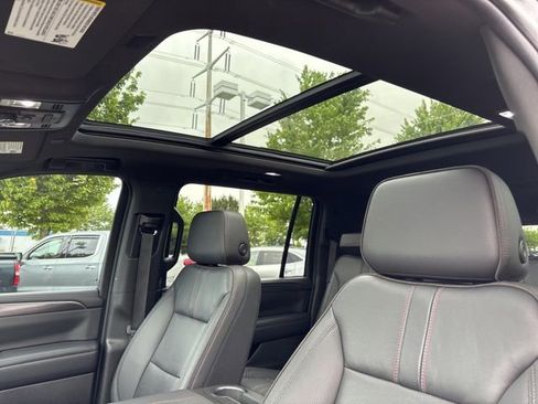 Used 2022 Chevrolet Suburban RST w/ Luxury Package AWD/4WD image 35