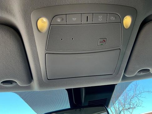 Used 2019 Nissan Leaf SV w/ SV Technology Package image 22