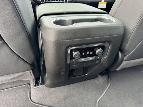 New 2026 Chevrolet Suburban Premier w/ Sun And Tow Package AWD/4WD image 17