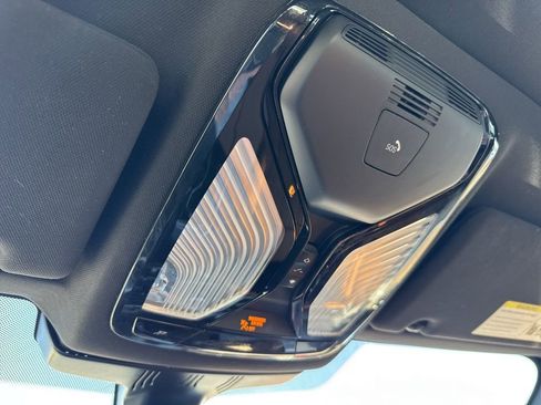 Used 2023 BMW 530e image 21