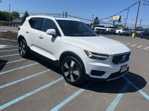 Used 2019 Volvo XC40 T5 Momentum AWD/4WD image 6