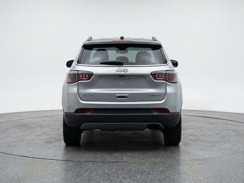 Used 2025 Jeep Compass Limited image 7