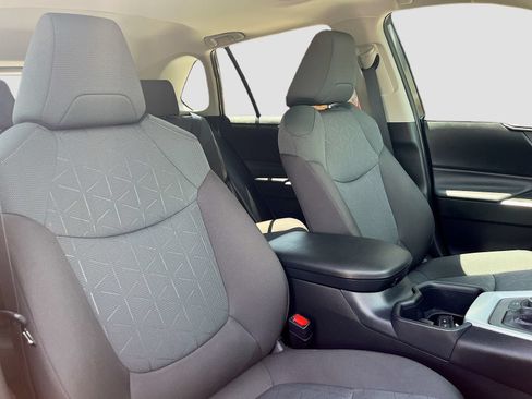Used 2025 Toyota RAV4 XLE w/ Convenience Package AWD/4WD image 28