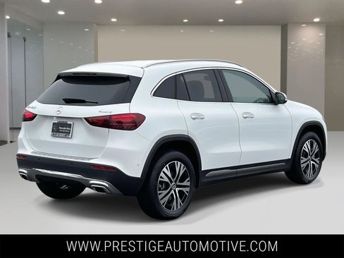 Used 2025 Mercedes-Benz GLA 250 4MATIC image 5