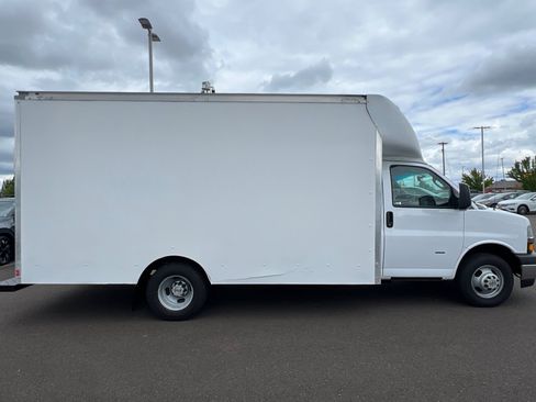 Used 2019 Chevrolet Express 3500 Work Van w/ Power Convenience Package image 3
