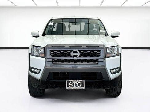 Used 2025 Nissan Frontier SV w/ SV Convenience Package RWD image 2