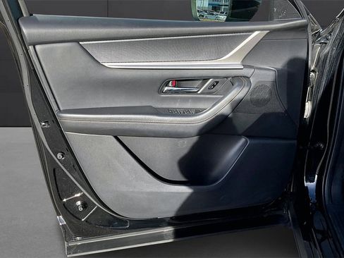 Certified 2025 MAZDA CX-70 3.3 Turbo w/ Preferred Package image 14