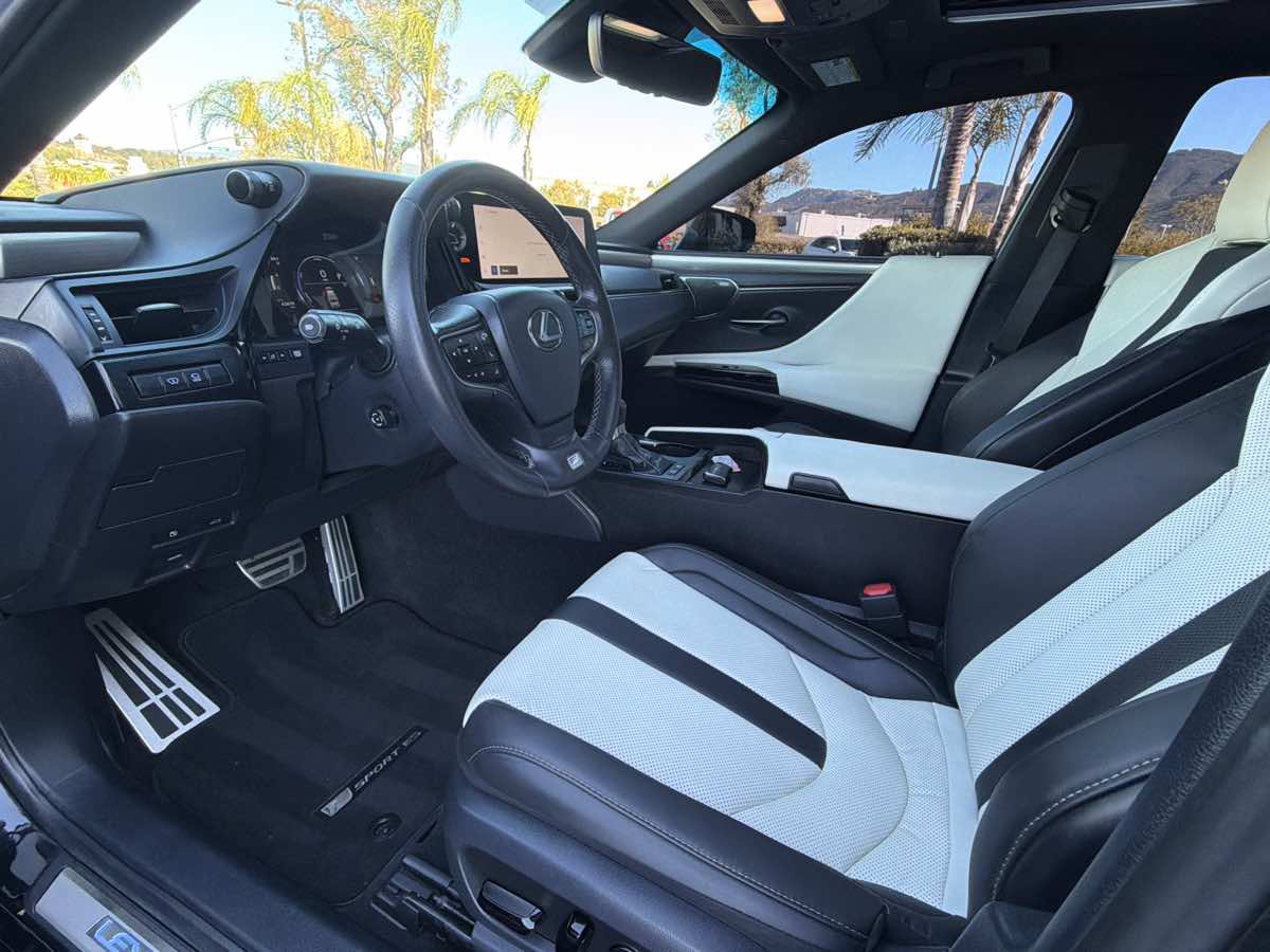 Used 2024 Lexus ES 300h F Sport w/ Accessory Package (Z1) FWD image 19