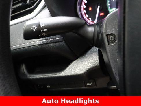 Used 2024 Toyota RAV4 XLE image 25