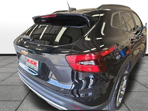 Used 2025 Chevrolet Trax LT w/ LT Convenience Package FWD image 42