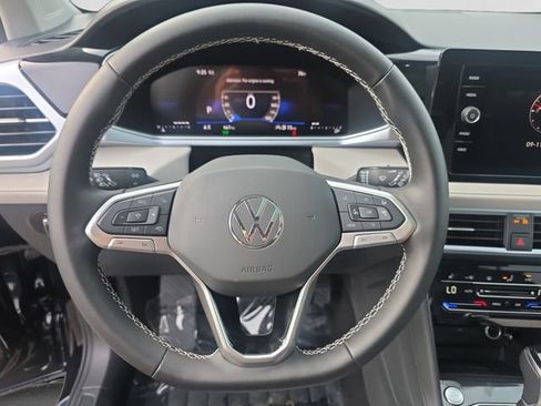 Used 2026 Volkswagen Taos SE AWD/4WD image 13