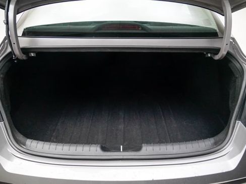 Used 2024 Hyundai Elantra SEL FWD image 12