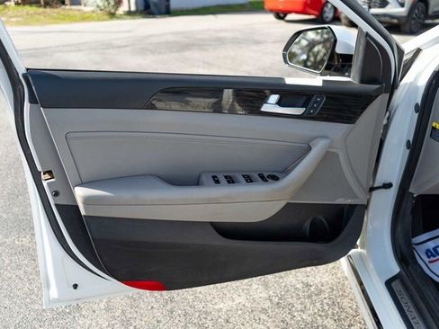 Used 2016 Hyundai Sonata Limited w/ Option Group 02 image 12