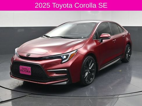 Used 2025 Toyota Corolla SE FWD image 2