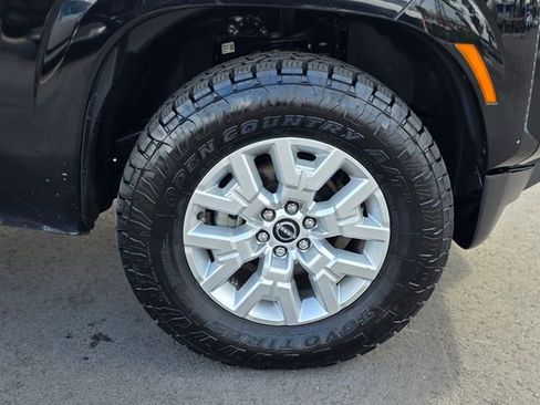 Used 2023 Nissan Frontier SV AWD/4WD image 8