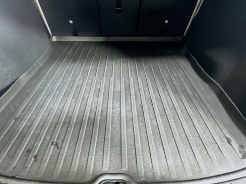 Used 2024 Tesla Model Y Long Range image 27