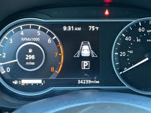 Used 2020 Nissan Versa SV image 27