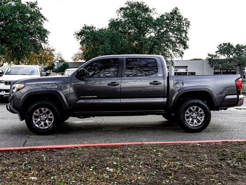 Used 2018 Toyota Tacoma SR5 image 8