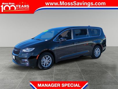 Used 2024 Chrysler Pacifica Touring