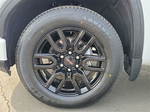 Used 2023 GMC Sierra 1500 Elevation image 32