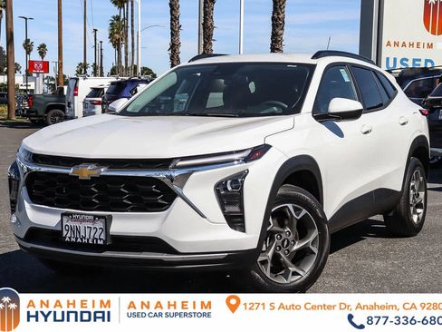 Used 2024 Chevrolet Trax LT image 1