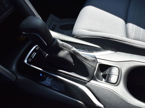 Used 2023 Toyota Corolla Cross AWD Hybrid w/ Moonroof Package image 28