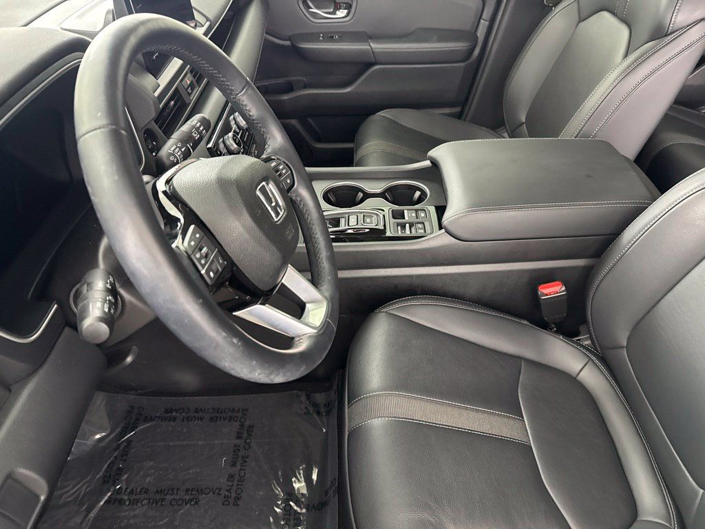 Used 2025 Honda Pilot Touring image 22