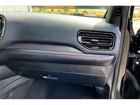 Used 2025 Dodge Durango GT AWD/4WD image 16