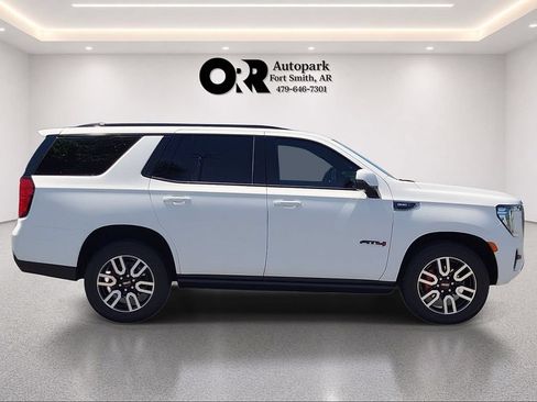 Used 2023 GMC Yukon AT4 w/ AT4 Premium Package AWD/4WD image 5