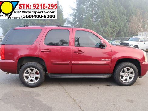 Used 2007 GMC Yukon SLT w/ SLT Preferred Equipment Group image 8