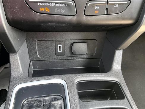 Used 2018 Ford Escape SE w/ SE Sync 3 Package AWD/4WD image 15