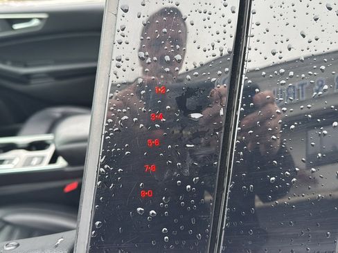 Used 2022 Ford Edge SEL w/ Convenience Package image 28