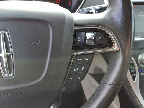 Used 2019 Lincoln Nautilus Reserve image 14