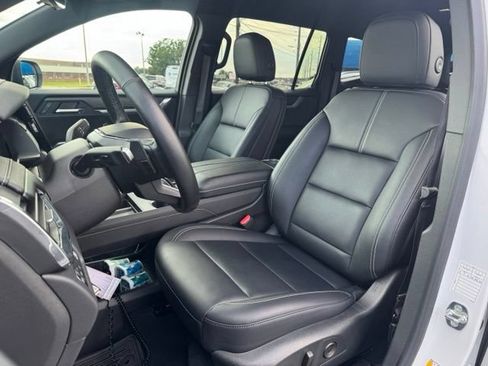Used 2026 GMC Acadia Elevation w/ Elevation Premium Package FWD image 21