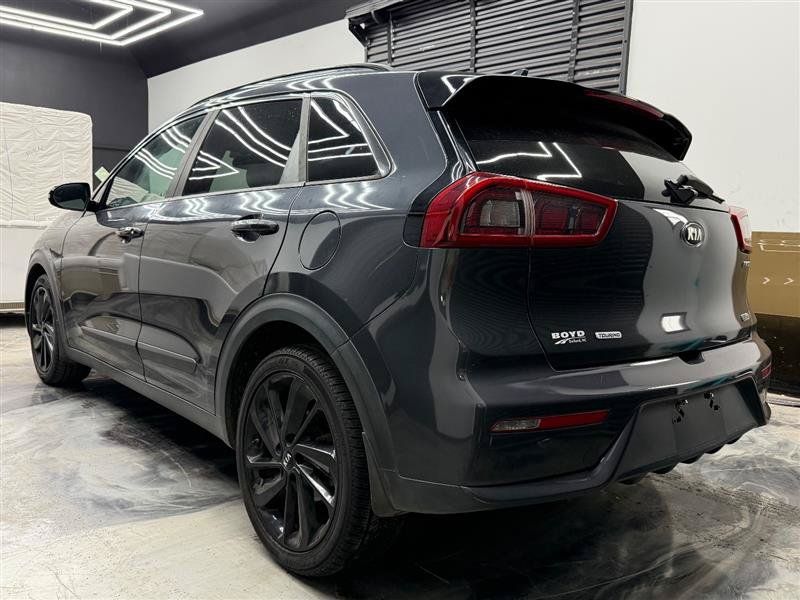 Used 2018 Kia Niro EX w/ EX Touring Graphite Edition FWD image 4
