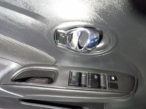 Used 2019 Nissan Versa SV FWD image 8