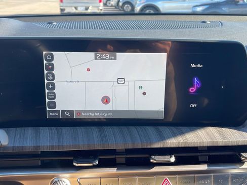 Used 2025 Kia Telluride EX image 11