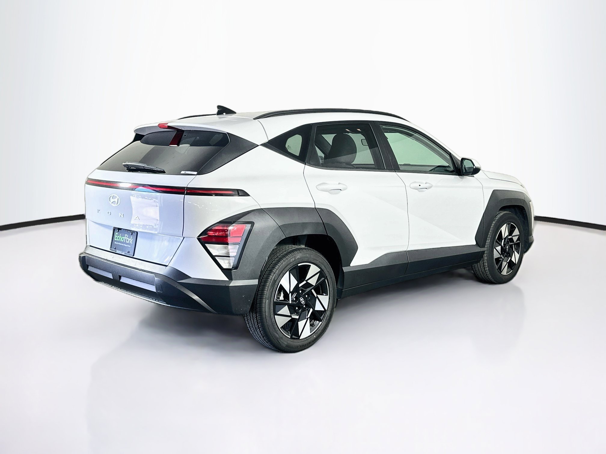 Used 2025 Hyundai Kona SEL FWD image 9
