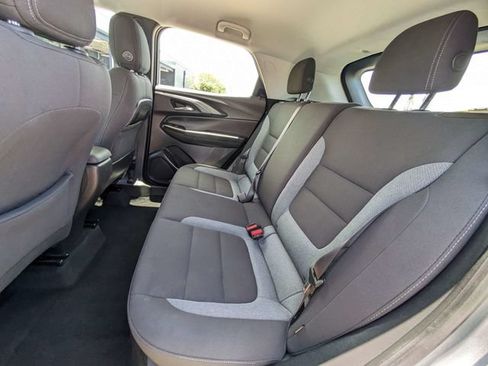 Used 2024 Chevrolet TrailBlazer LS FWD image 15