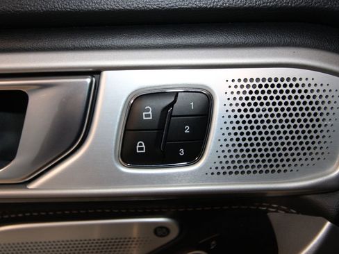 Used 2023 Ford Explorer Limited w/ Limited Technology Package image 10