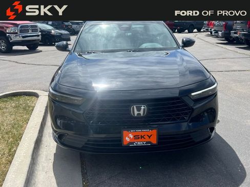 Used 2024 Honda Accord Sport image 3